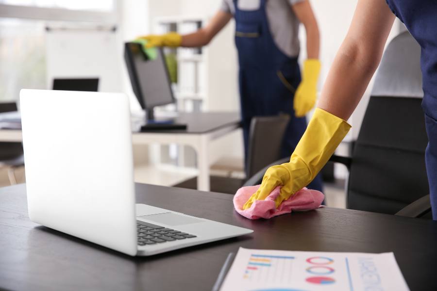 How to Start Cleaning an Office